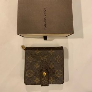 Louis Vuitton Monogram wallet